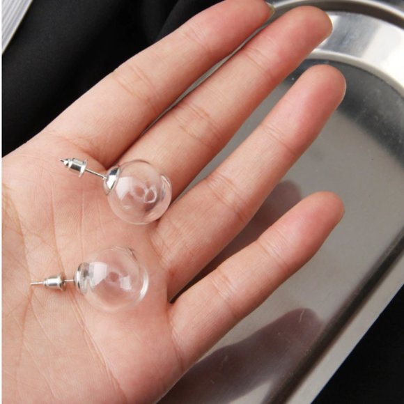 "Personal Bubble" Minimalist Transparent Earrings - Picture 6 of 8